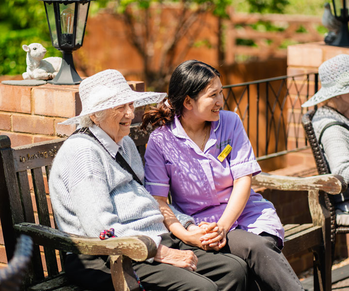 Dementia Care Support - Surrey Care Home - Dungate Manor Care Home