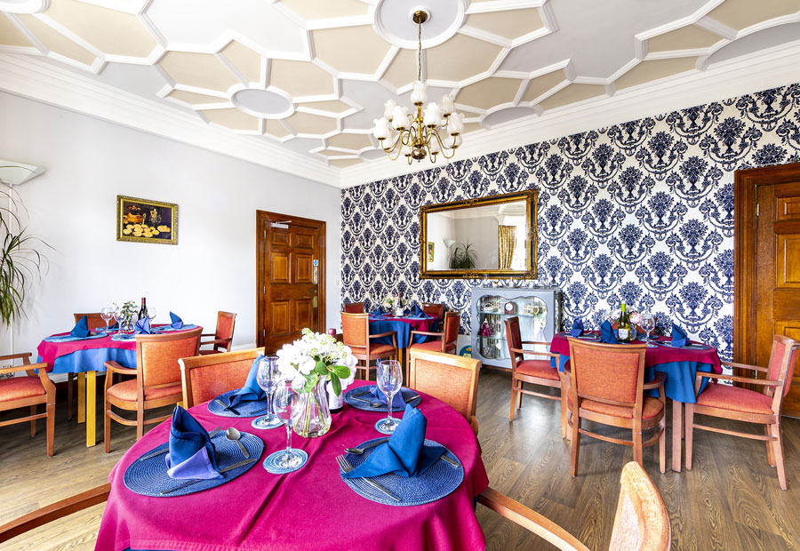 Best Care Home In Surrey - Dining Room