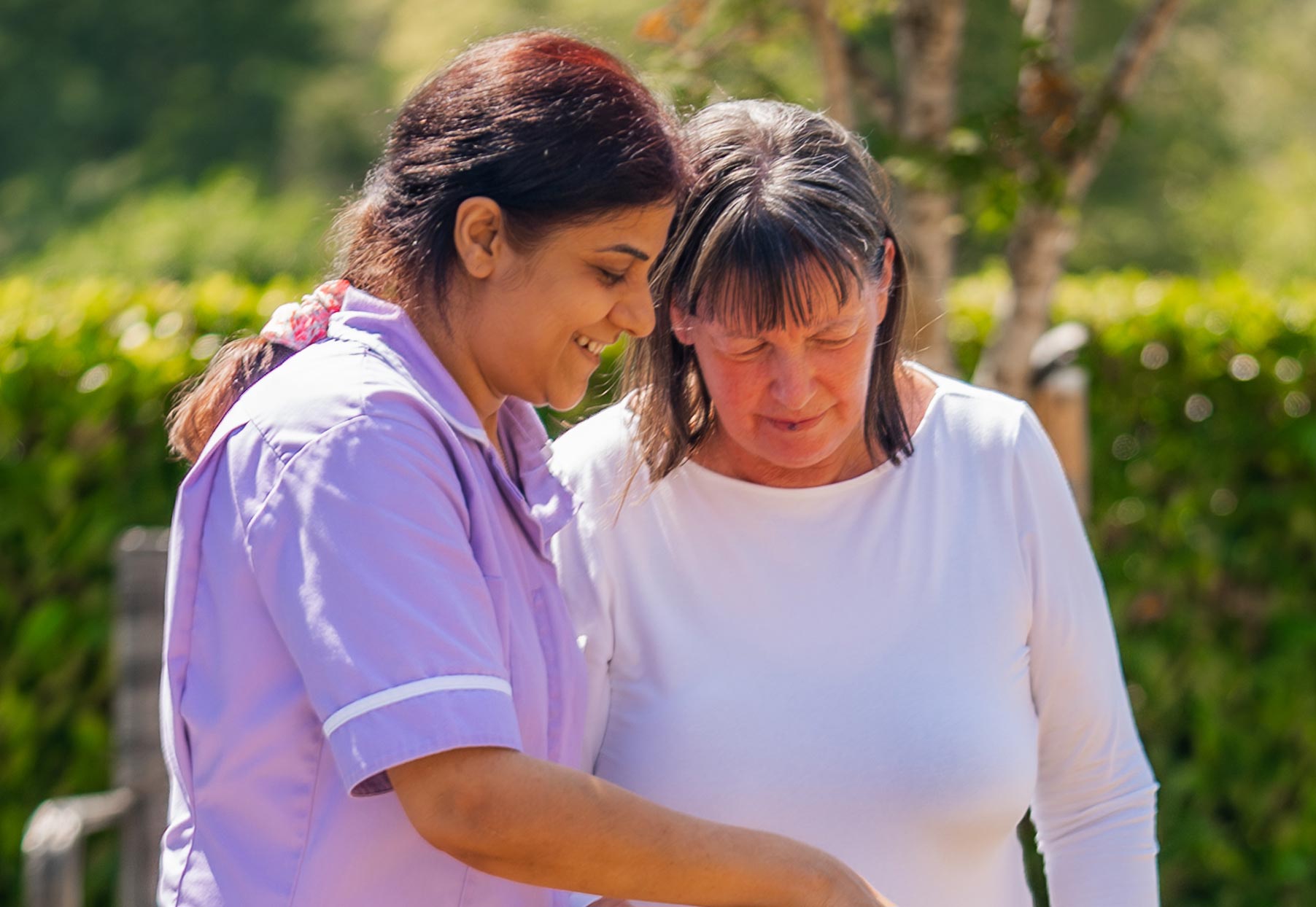 Best Care Home In Surrey - Enjoying The Garden