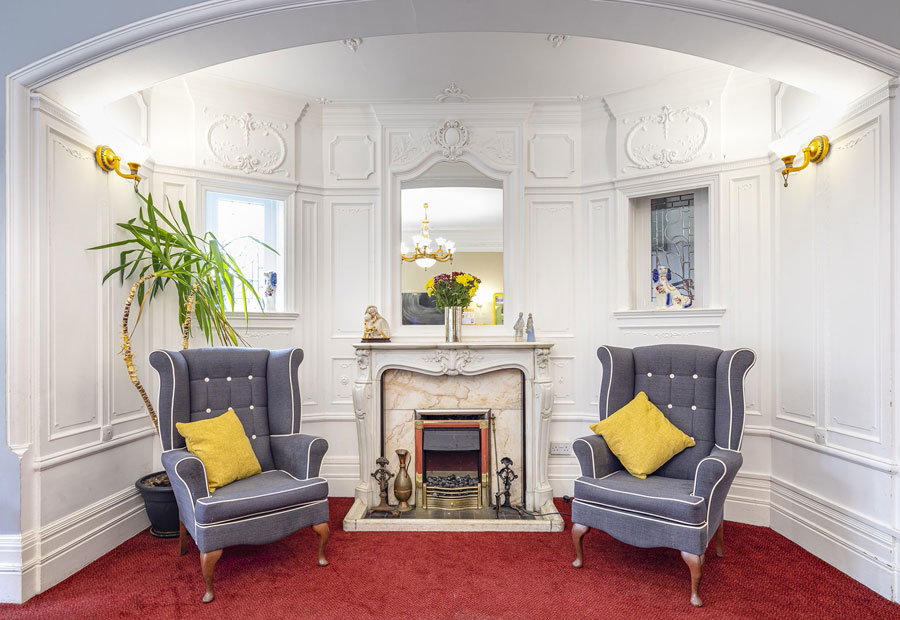 Best Care Home In Surrey - Lounge Area