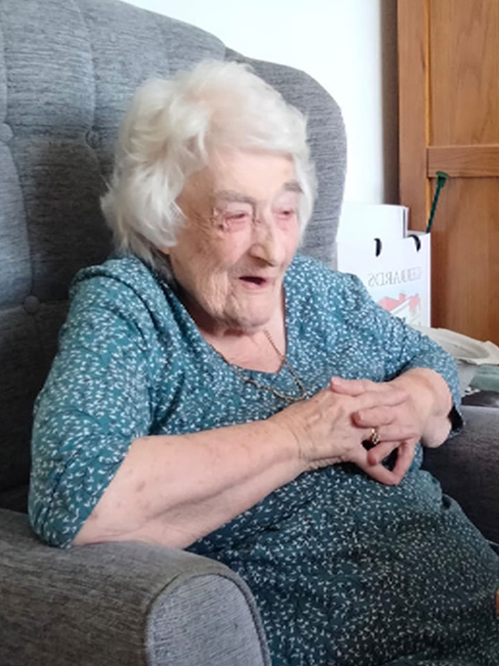 Dungate Manor Residents Join Adopt A Grandparent Programme