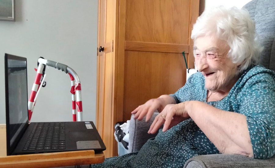 Dungate Manor Residents Join Adopt A Grandparent Programme