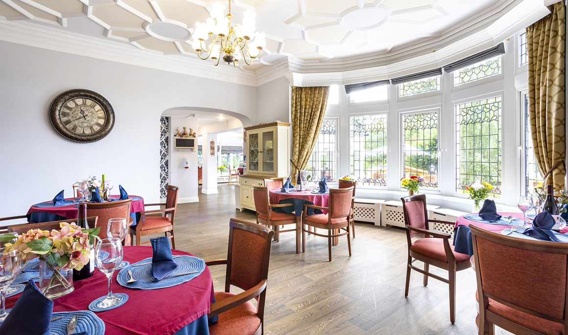 Gallery - Dining Facilities - Dungate Manor Care Home 01