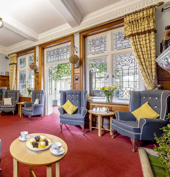 Gallery - Living Room Facilities- Dungate Manor Care Home 02